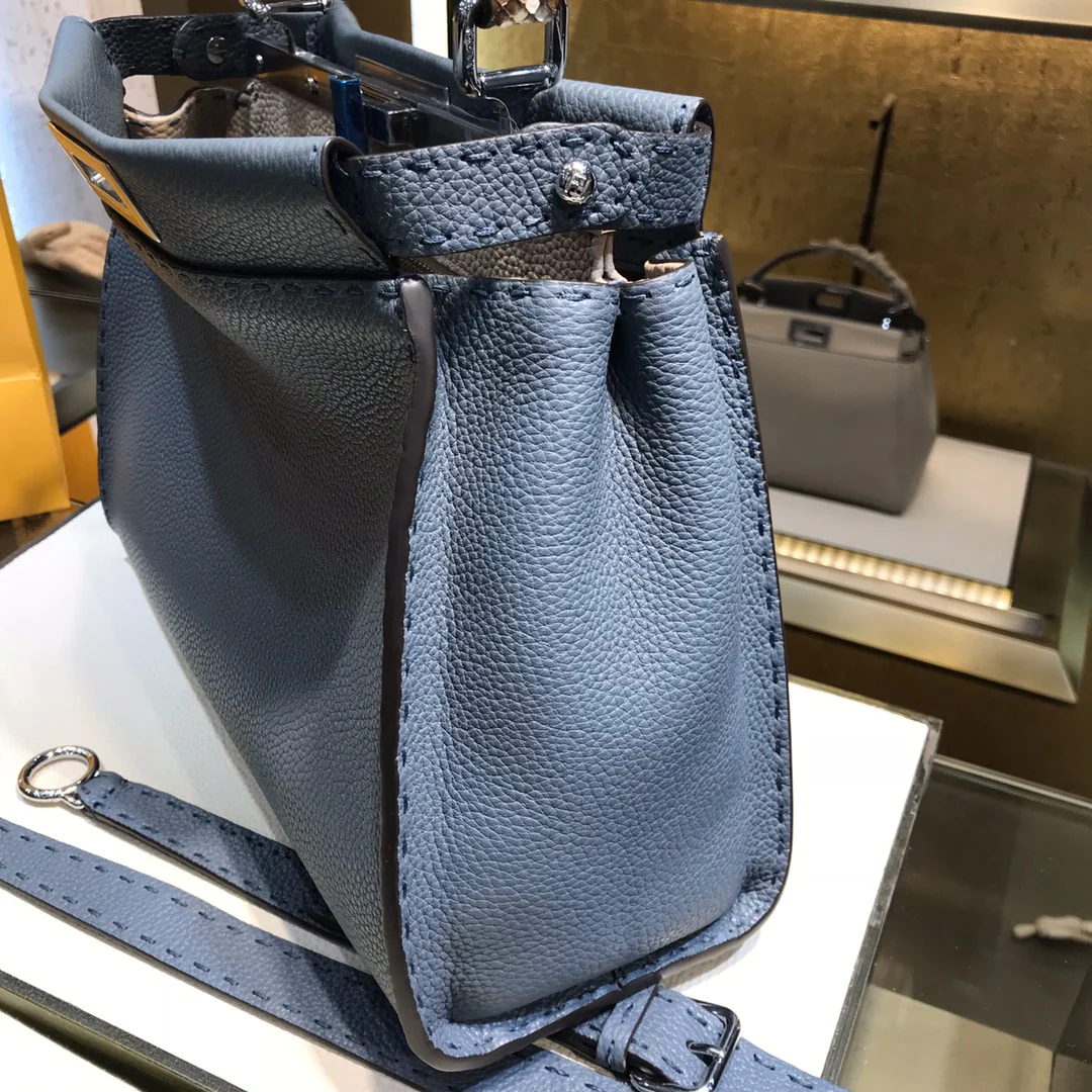 Сумка Fendi Peekaboo Medium Blue из змеиной кожи