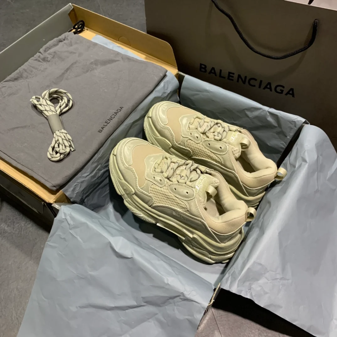 Balenciaga - Dad Shoes - 24