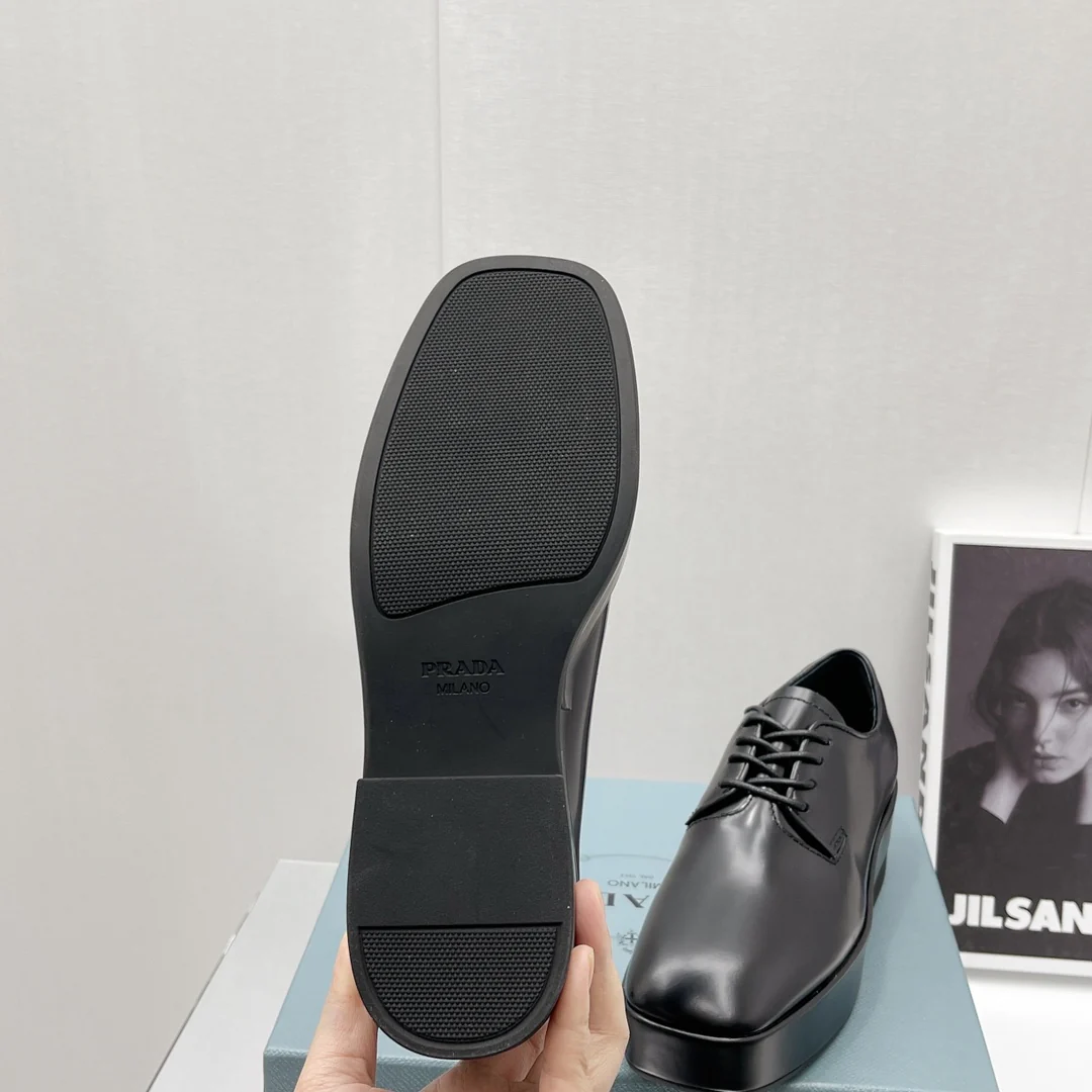 Обувь Prada - Prada - платформа с квадратным носком - кожаные туфли