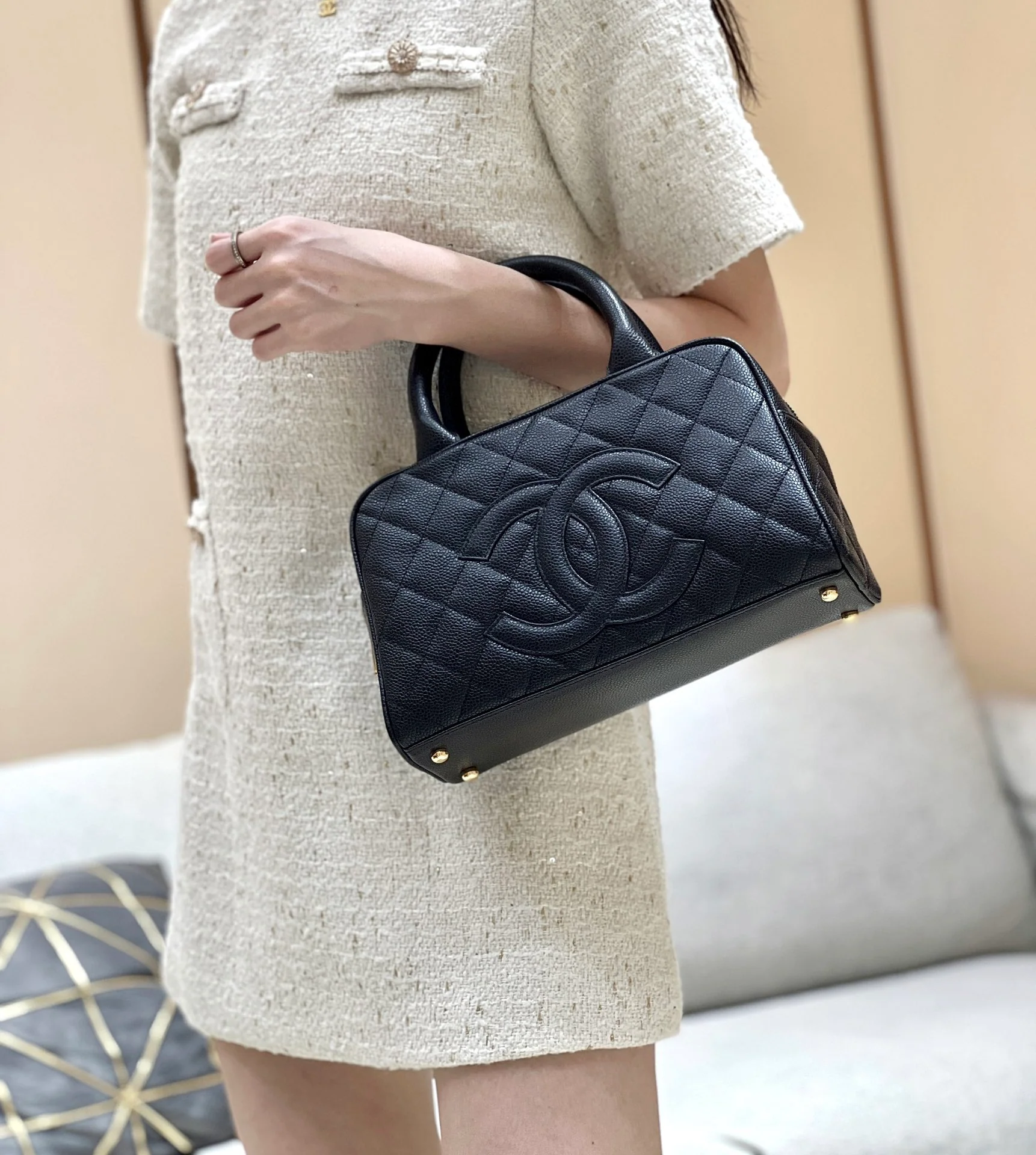 Винтажная сумка-боулинг Chanel - черная