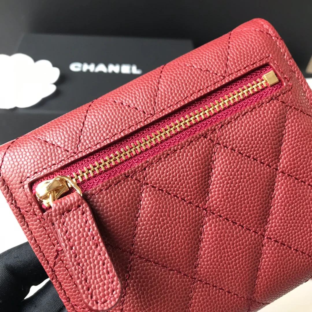 Chanel - Трехсекционный кошелек - Красная глянцевая кожа с золотой пряжкой