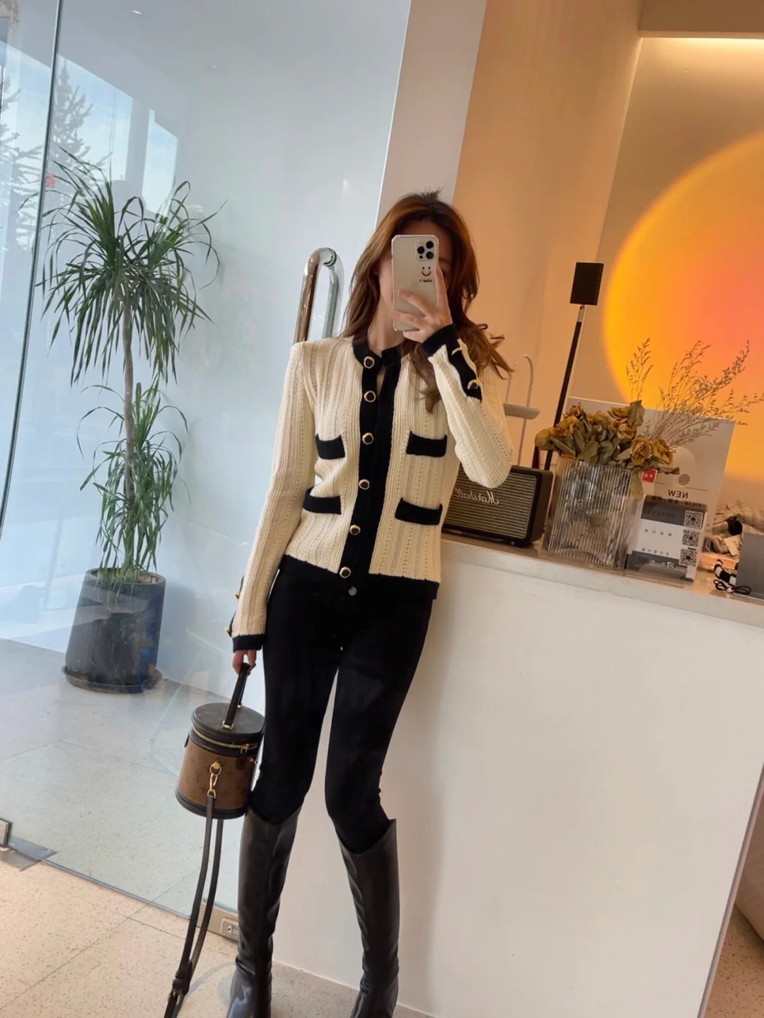 m43986-LV-Cannes Money Bucket-Handbag/Crossbody Bag