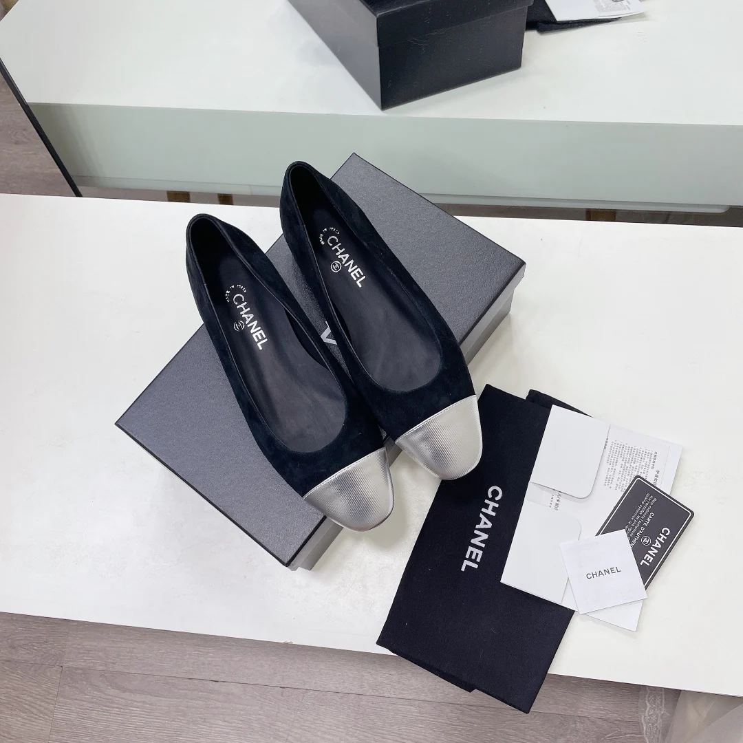 Классические балетки Chanel - серебристые