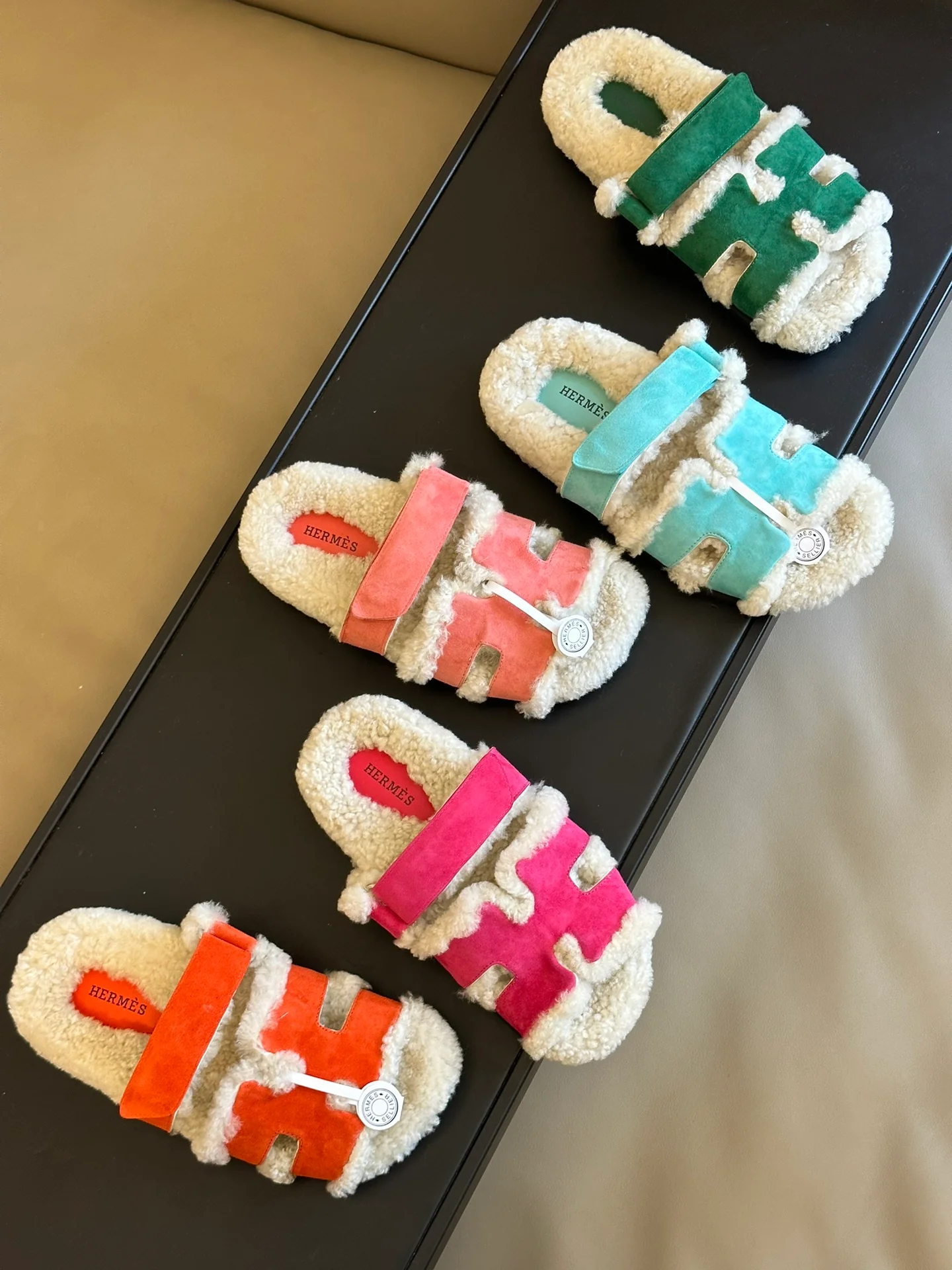 Hermes 2024 - Вторые дядейские тапочки - Изображение из коллекции