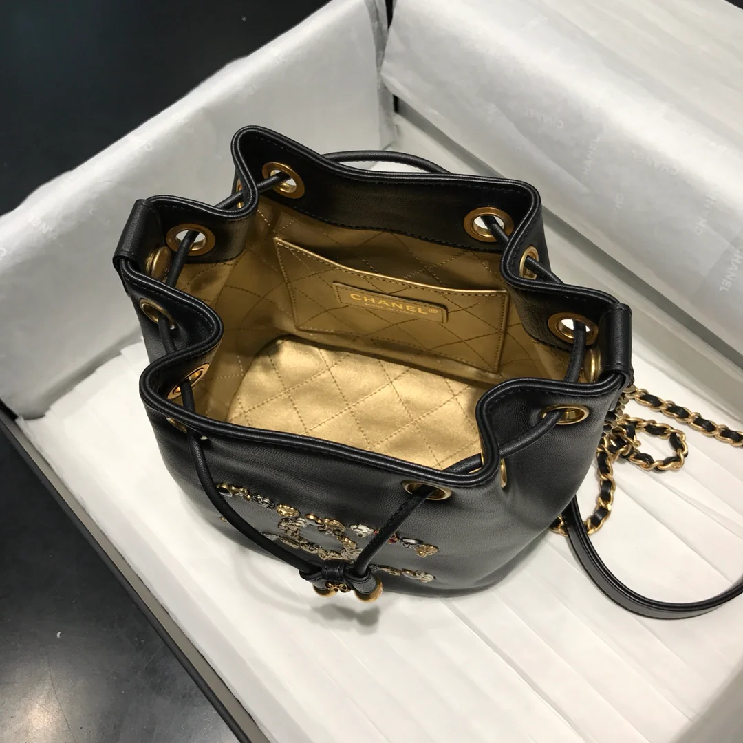 Сумка-ведро Chanel 2020 Métiers d'Art