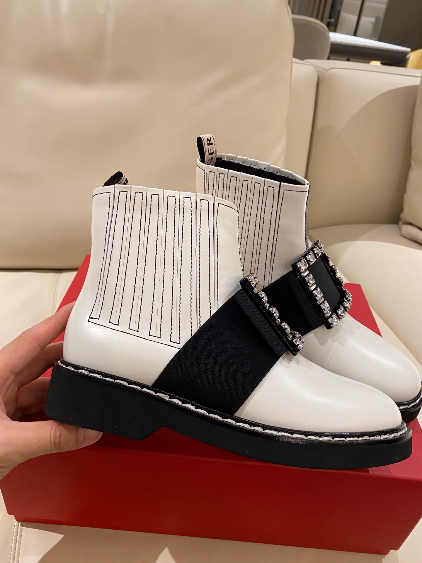 Ботильоны из кожи с квадратной пряжкой из коллекции RV осень/зима 2021