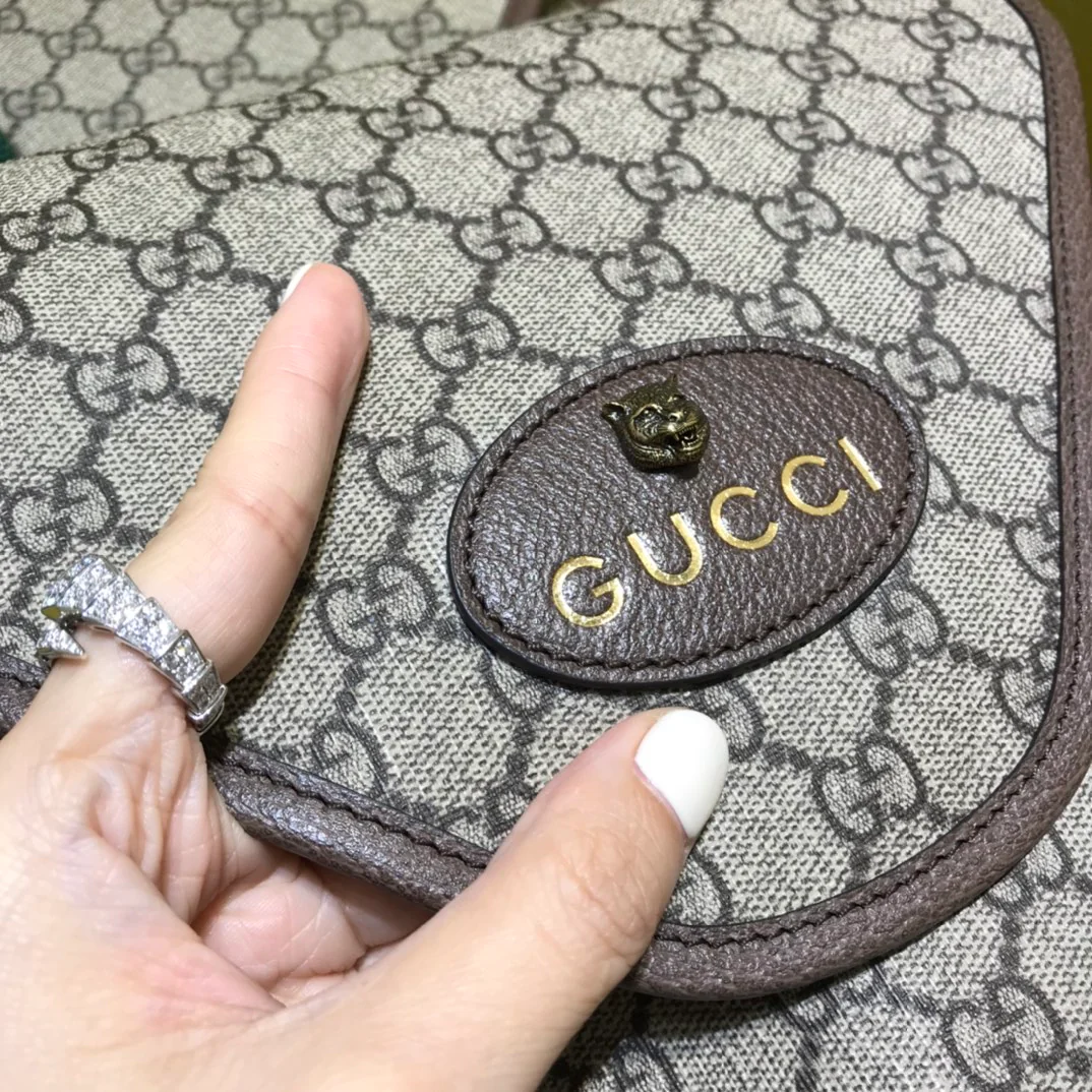Gucci-老花斜背包
