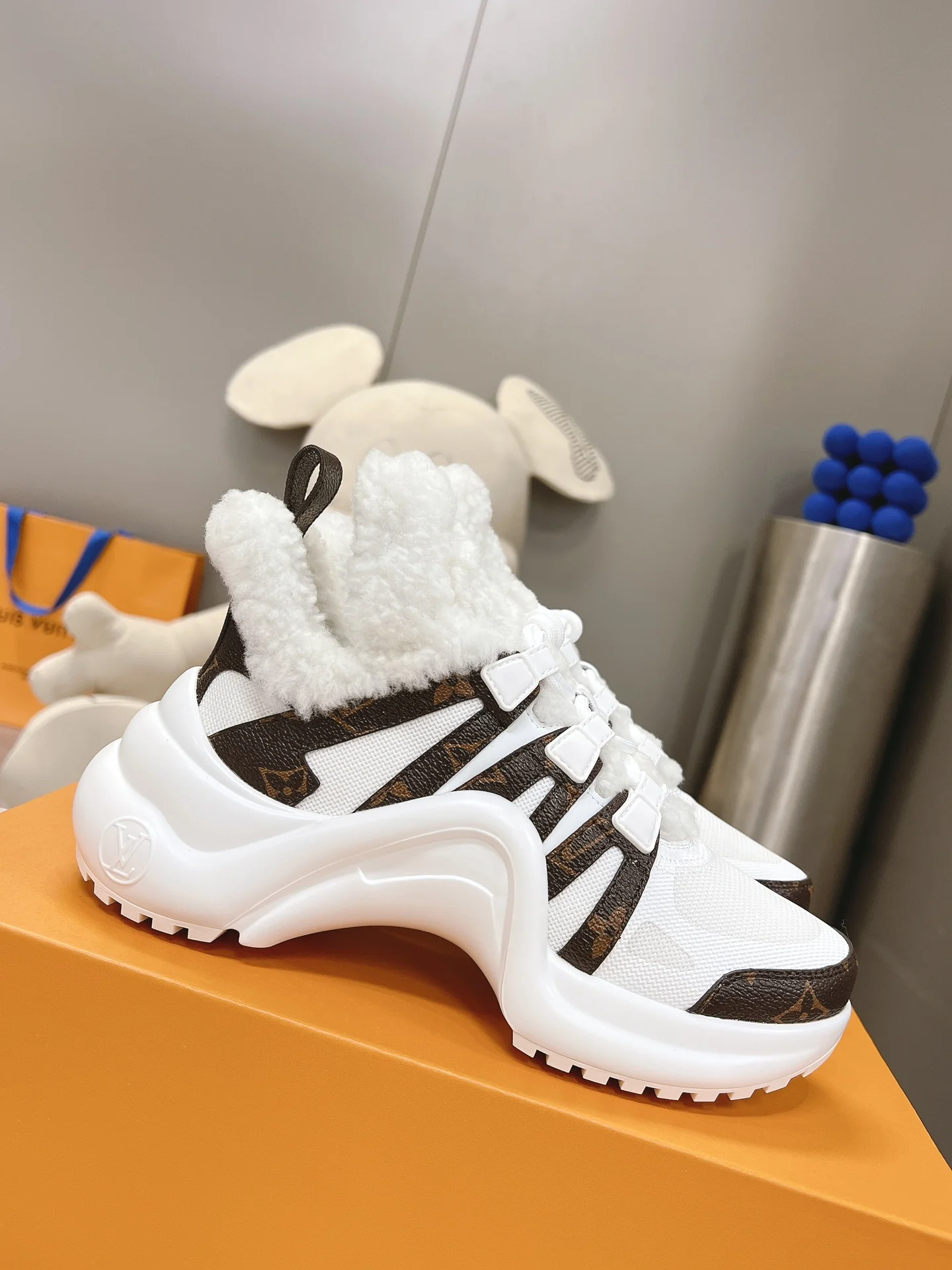 LV - Массивные туфли из шелковой кожи - Бело-коричневые