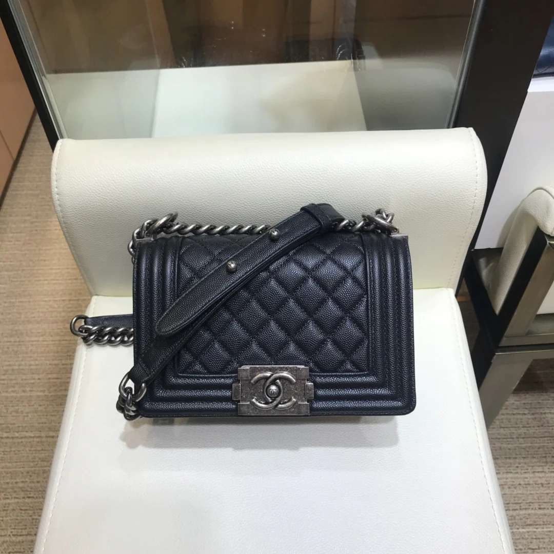 Chanel-boy-20cm-5