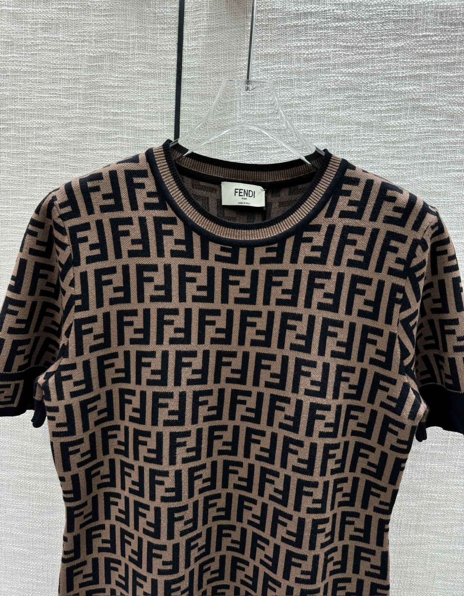 Комбинезон Fendi-2403 Monogram Knit с короткими рукавами