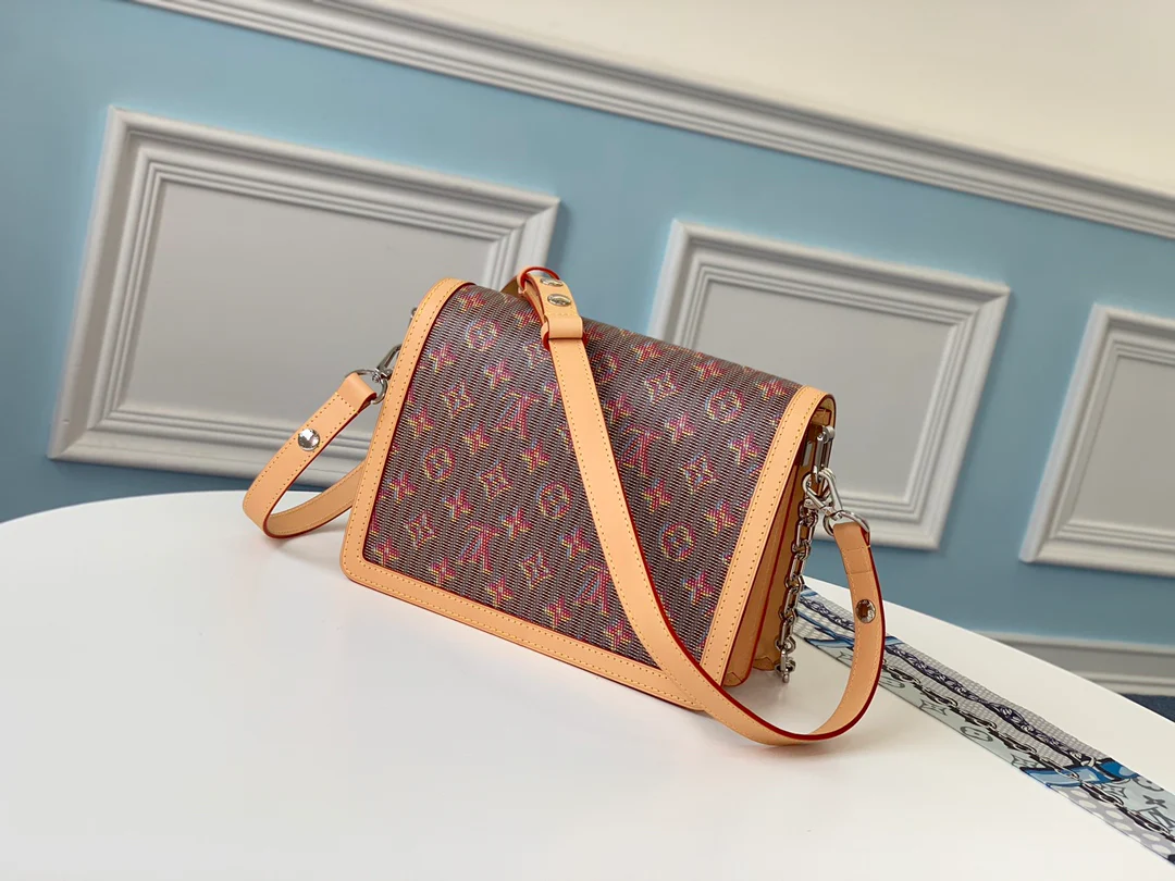 m55452-LV-dauphine-medium-messenger bag