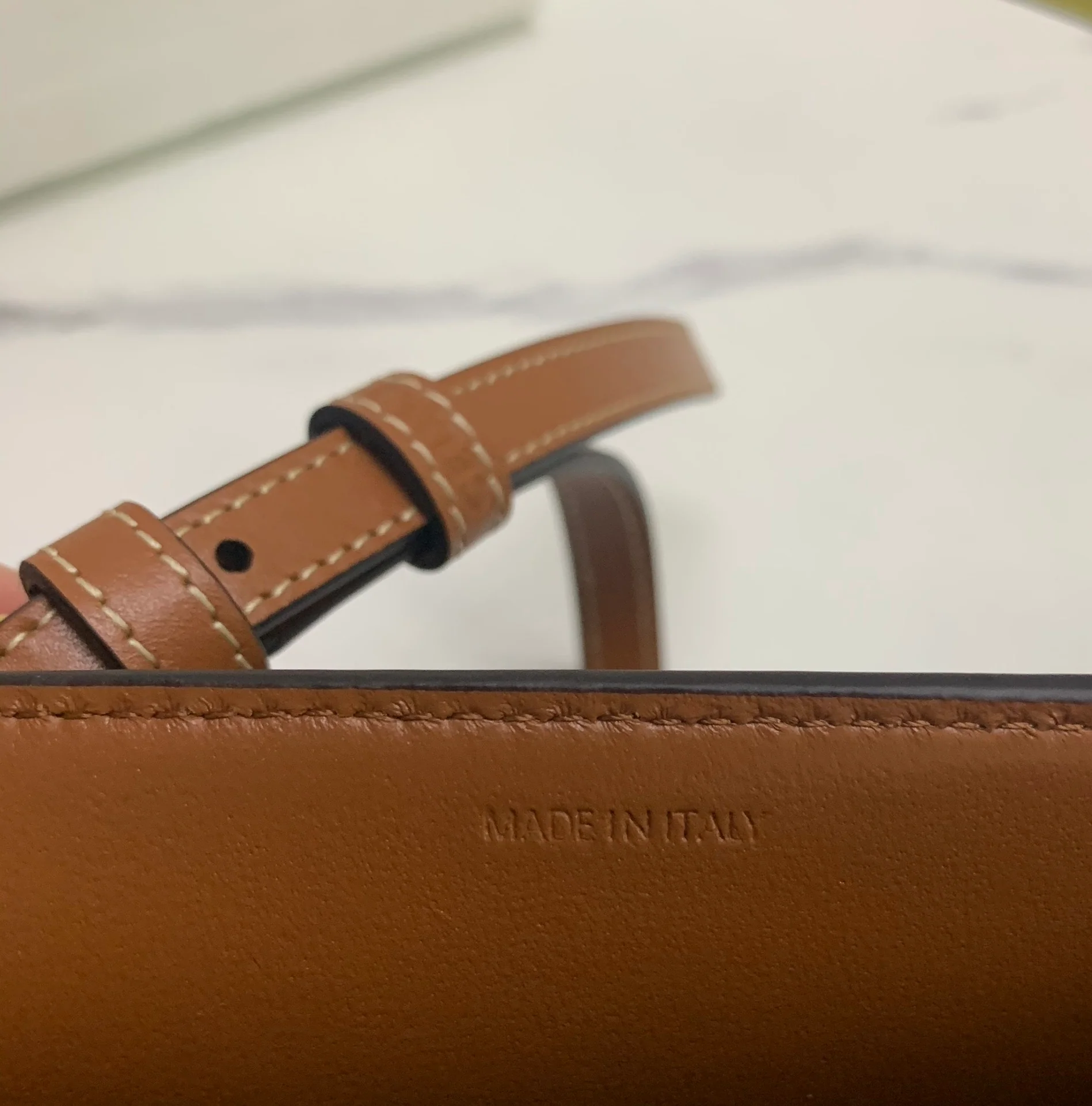 Сумка-конверт Celine WOC - полностью кожаный плечевой ремень - коричневая