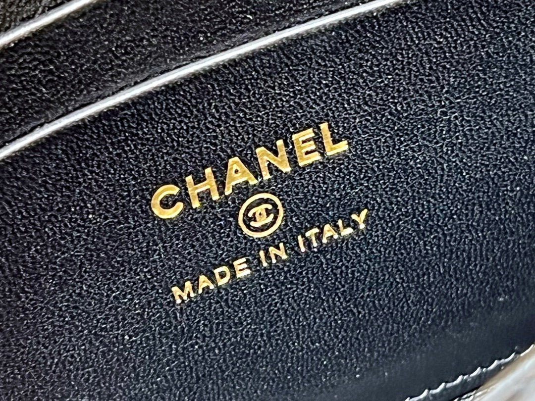 Сумка Chanel 2022 с эмалированной ручкой - Черная - Маленькая