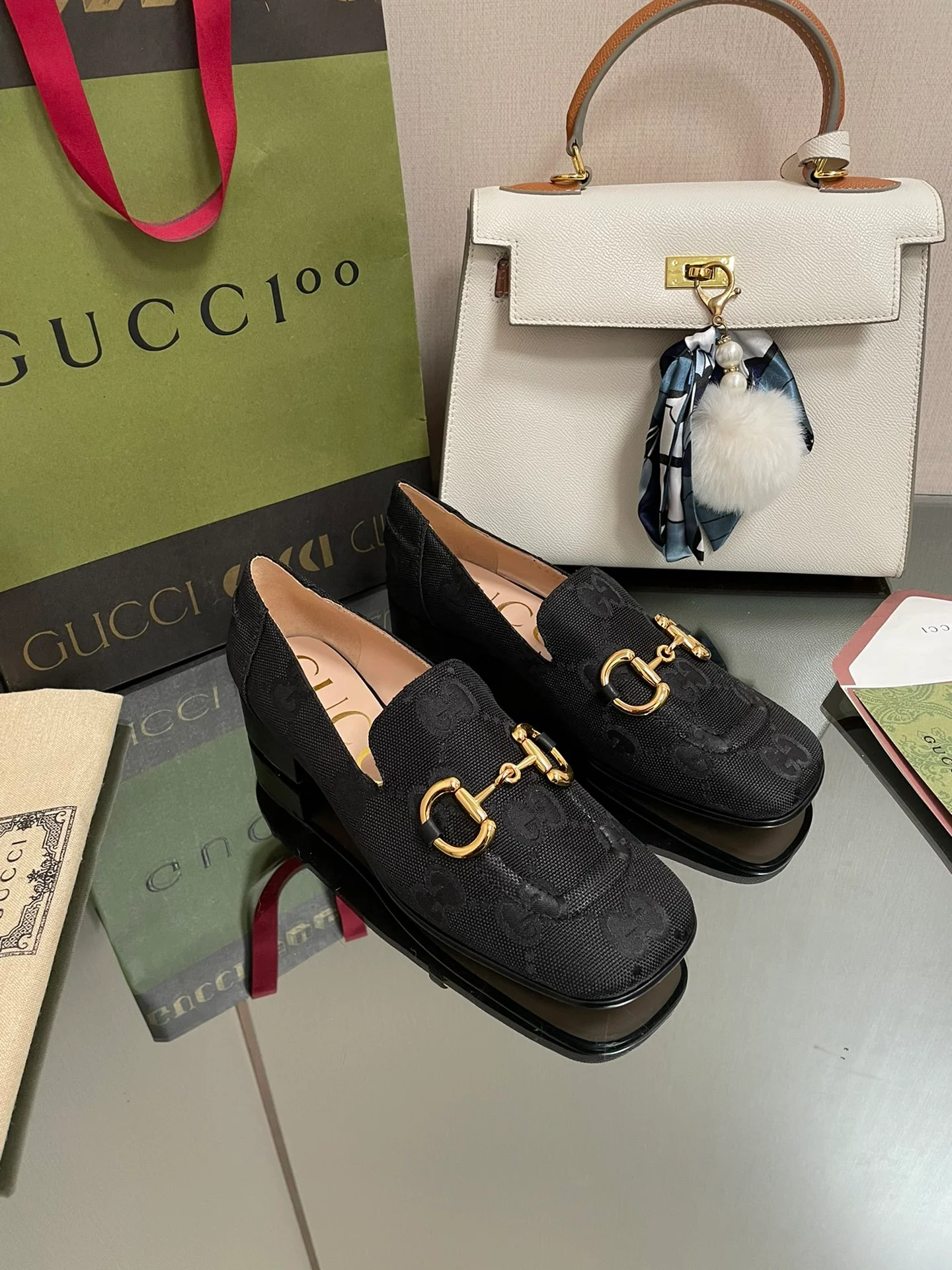 Gucci - Балетки с квадратным носком и закрытым носком - Крупный монограммный узор - Черные