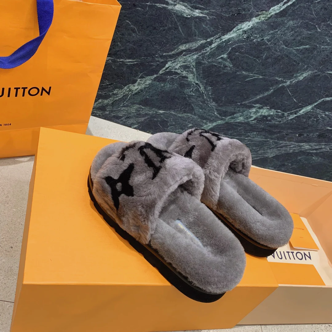 Тапочки LV Teddy из овчины - серые