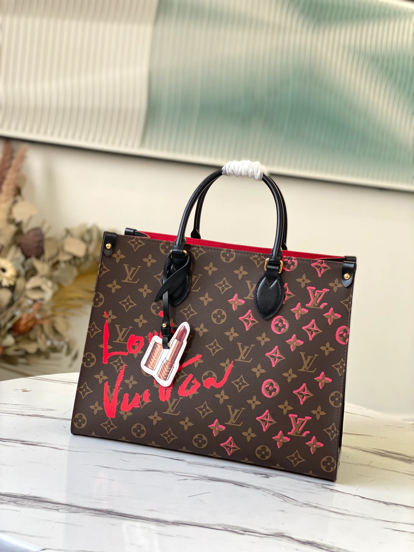 m45888-LV-uf-Collaboration Series-onthego-Handbag