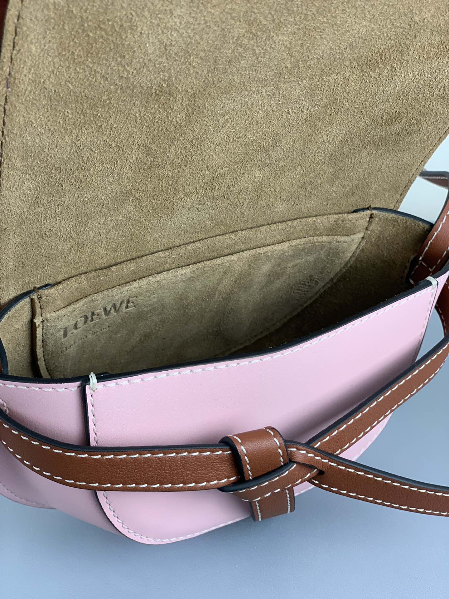 Loewe-gate-mini-21x12-5x9-5-cm-5