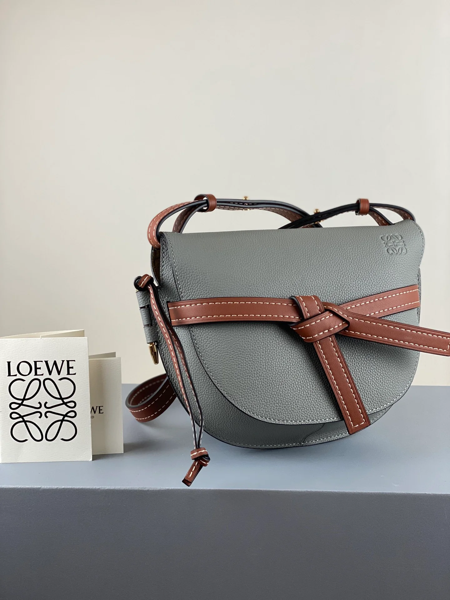 Loewe-gate-small-20x19x11-5-cm-9