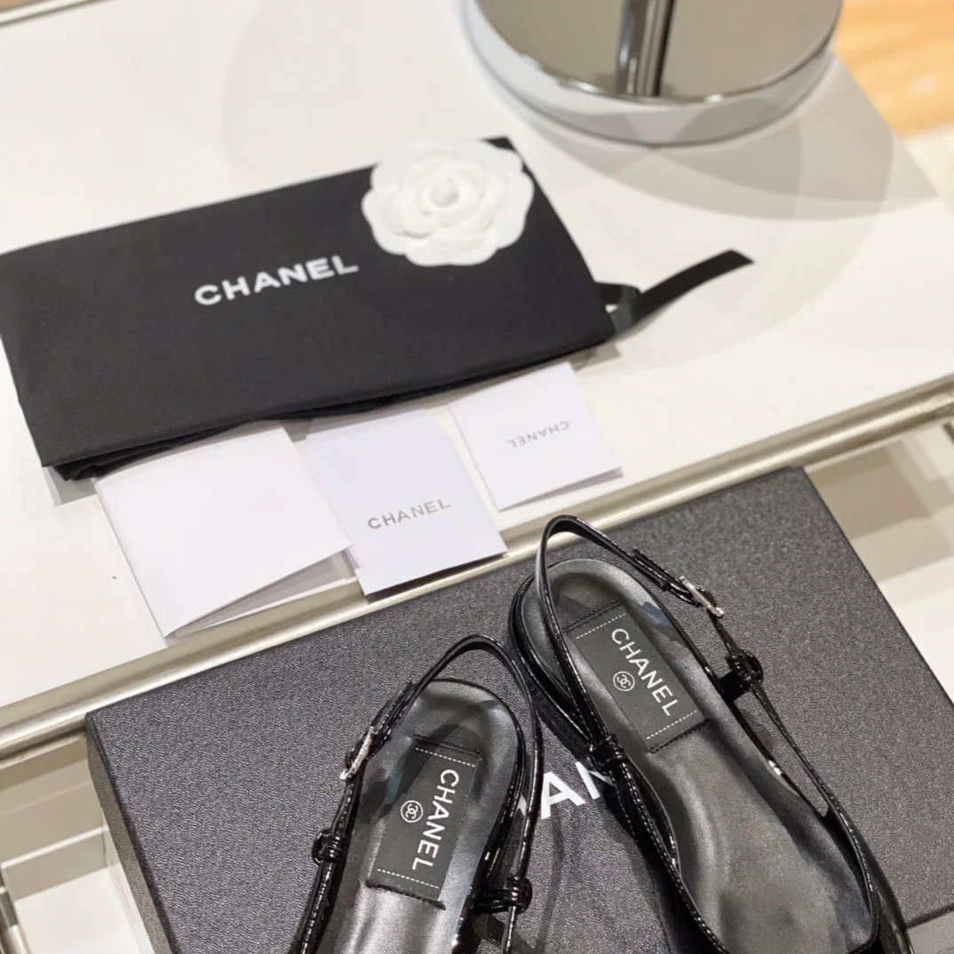 Сандалии Chanel с острым носком - 1