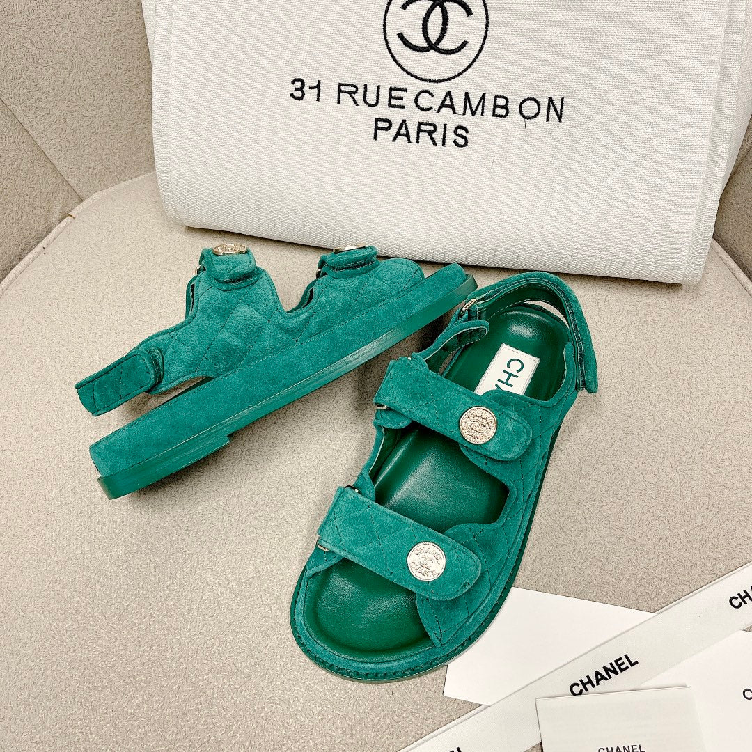 Chanel - Зеленые кожаные сандалии в клетку