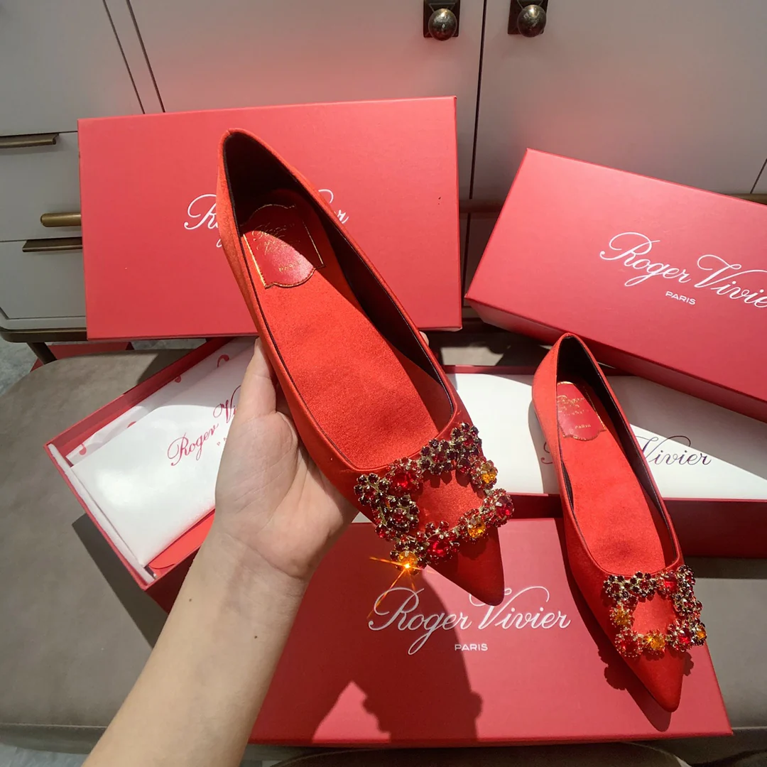 RV - Плоское дно - Шелк с застежкой из страз - Красный