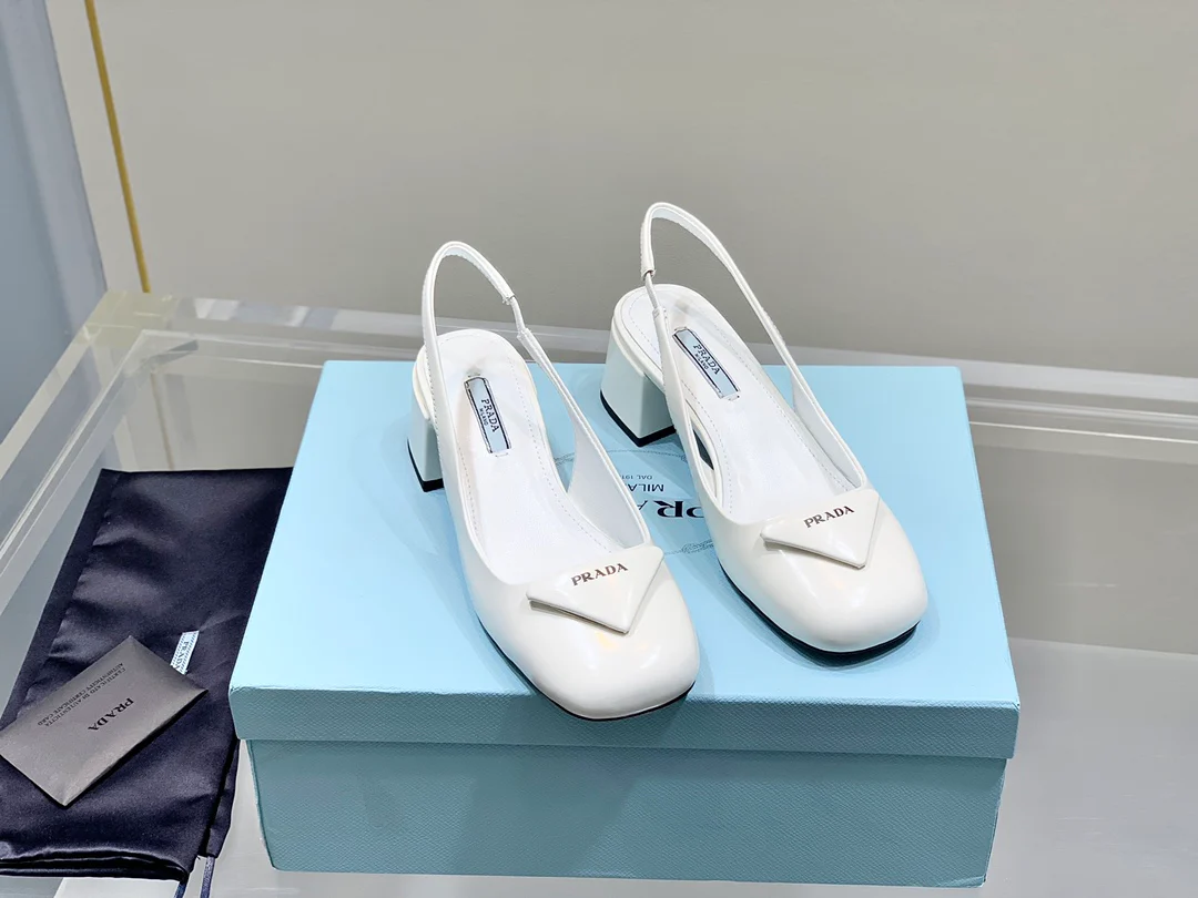 Prada - Туфли на низком каблуке из коллекции White Party