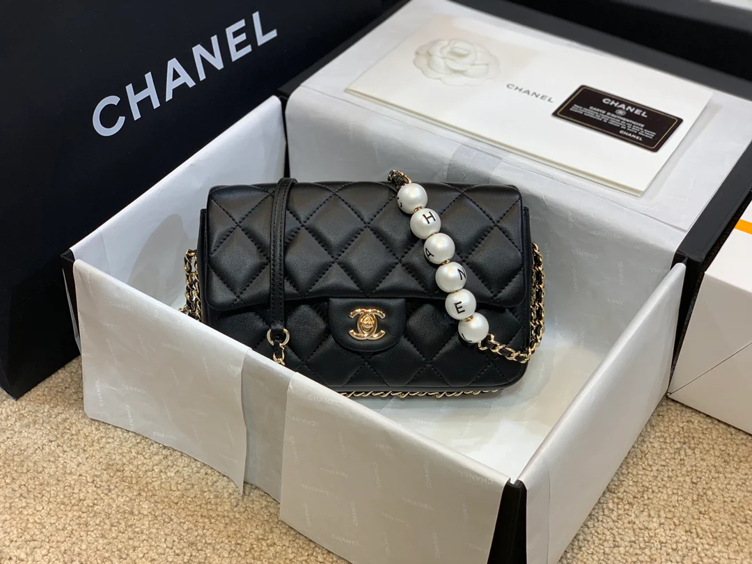 Сумка Chanel CF Pearl из коллекции Весна/Лето 2020 - Черная - 18 см - 1