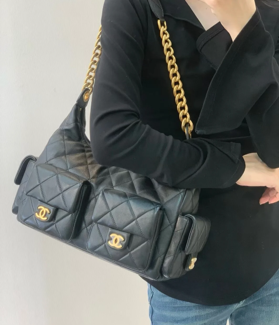 Сумка-хобо Chanel 25c, большой размер - черная.