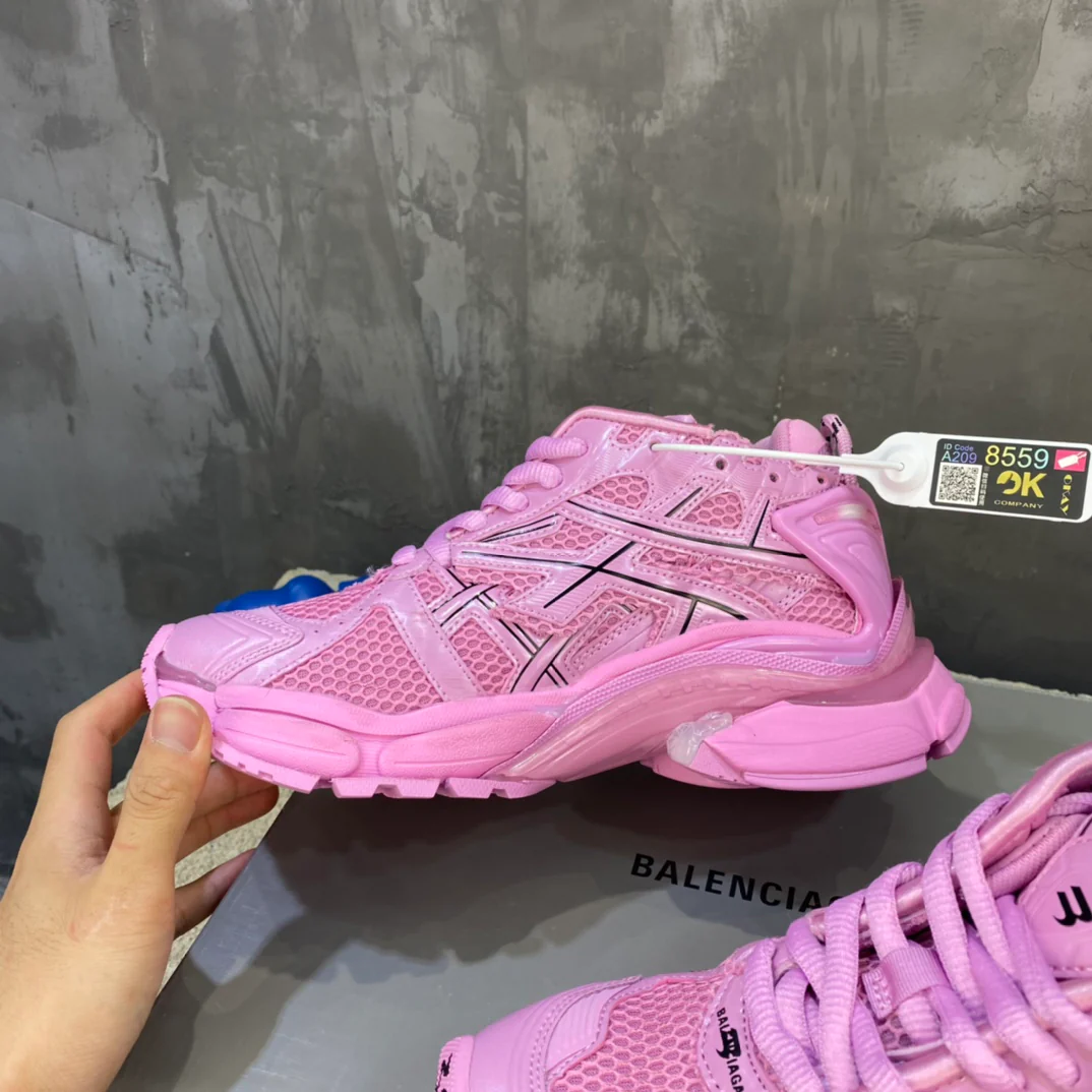 Кроссовки Balenciaga Runner - унисекс - розовые