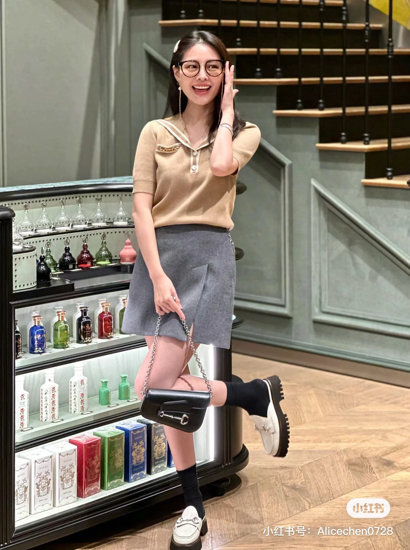 Лоферы Gucci 2024 на платформе с серебряной пряжкой и пряжкой в ??виде конской уздечки - белые