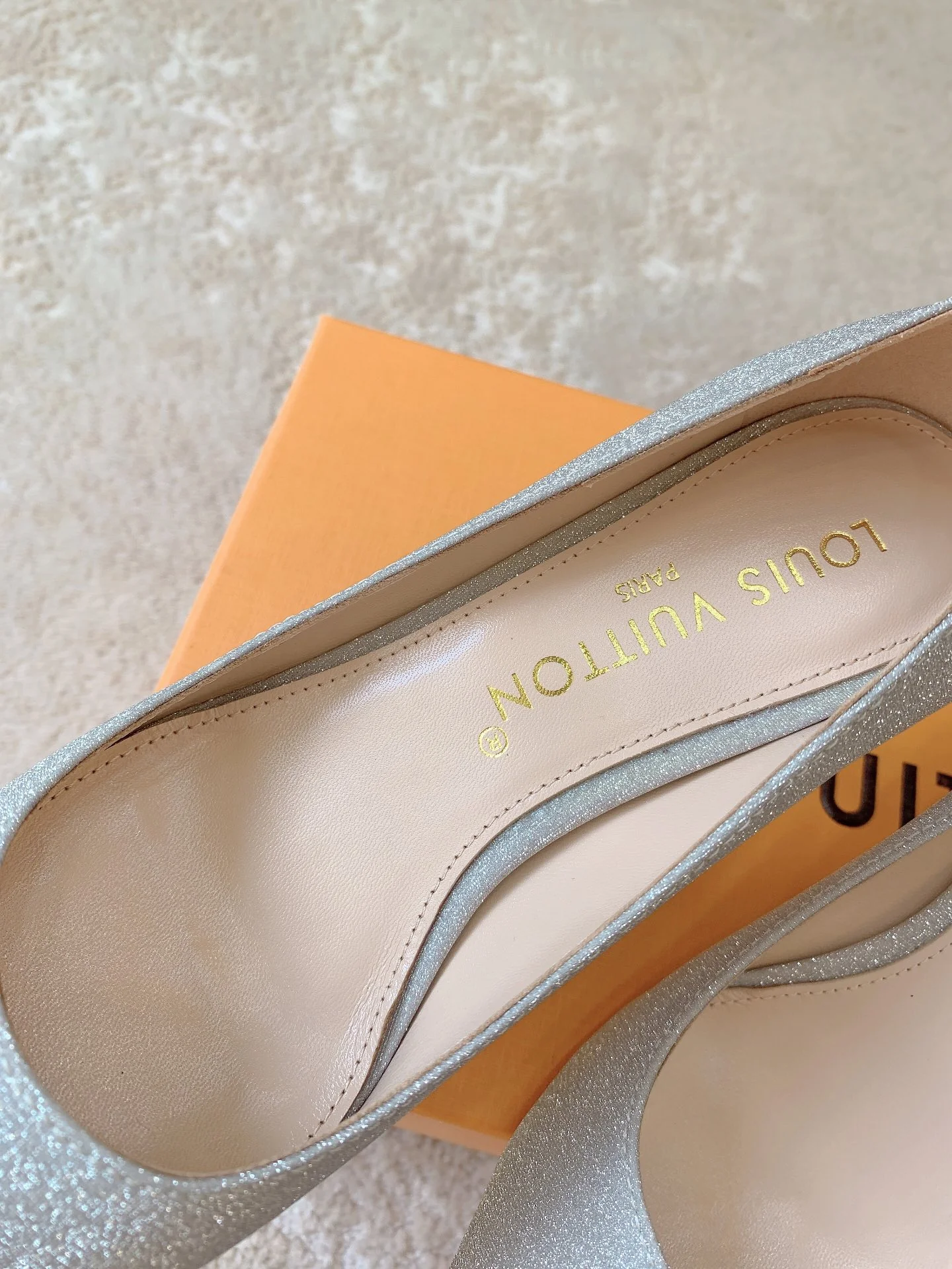 Новинка весны/лета 2023 - Коллекция Blossom Elegance - Босоножки на высоком каблуке - 7-5 см - Серебристые - 1