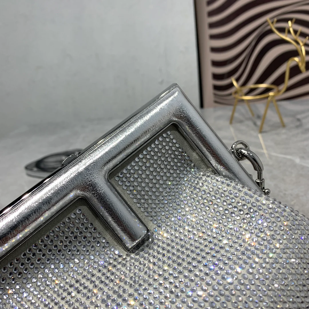 Сумка Fendi First Handbag - Маленькая - Матовое серебро с бриллиантовой отделкой