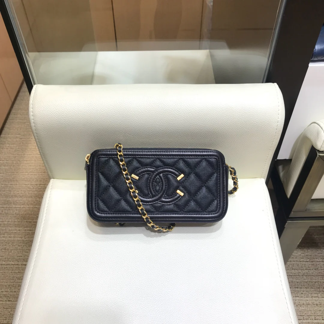 Маленькая стеганая сумка Chanel с цепочкой - съемная цепочка - 4 шт.