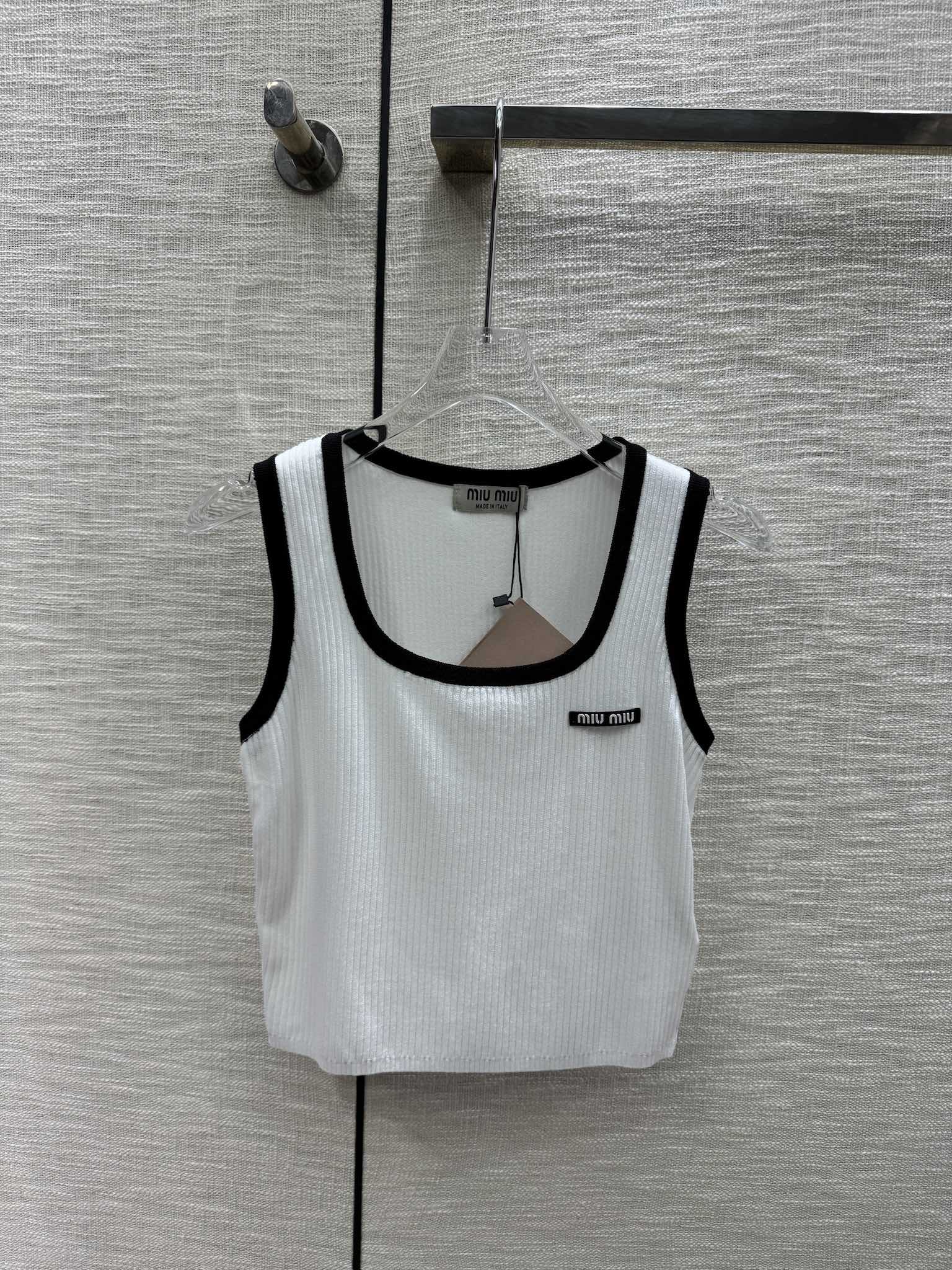 Вязаный жилет Miu Miu 2404 с квадратным вырезом и цветными блоками - белый