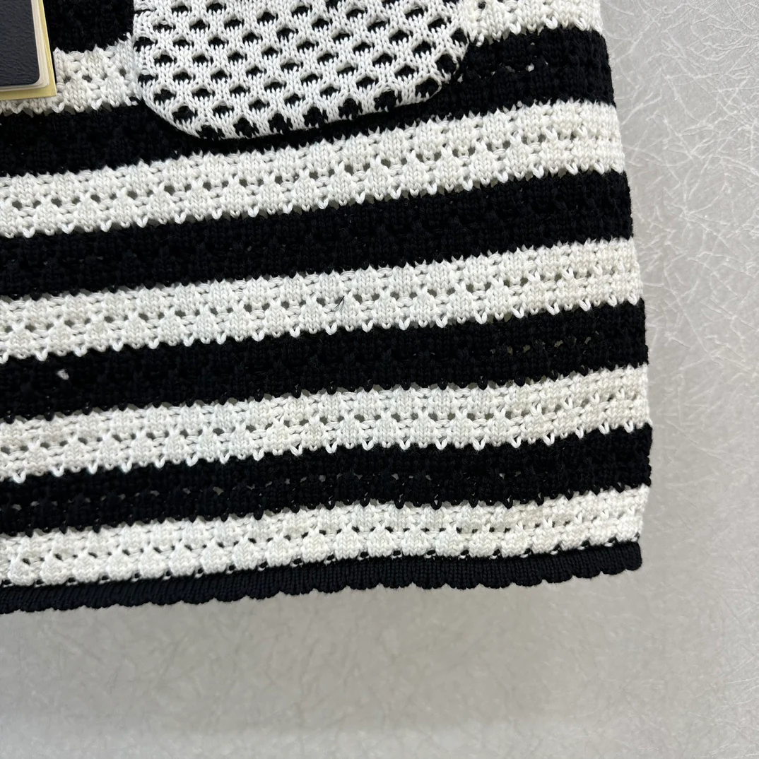 Fendi - 2403 - Весна/Лето 2024. Новый модный жилет - черно-белые полоски.