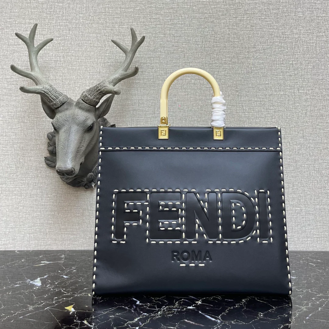 Сумка-тоут Fendi Sunshine Medium из черной тисненой кожи