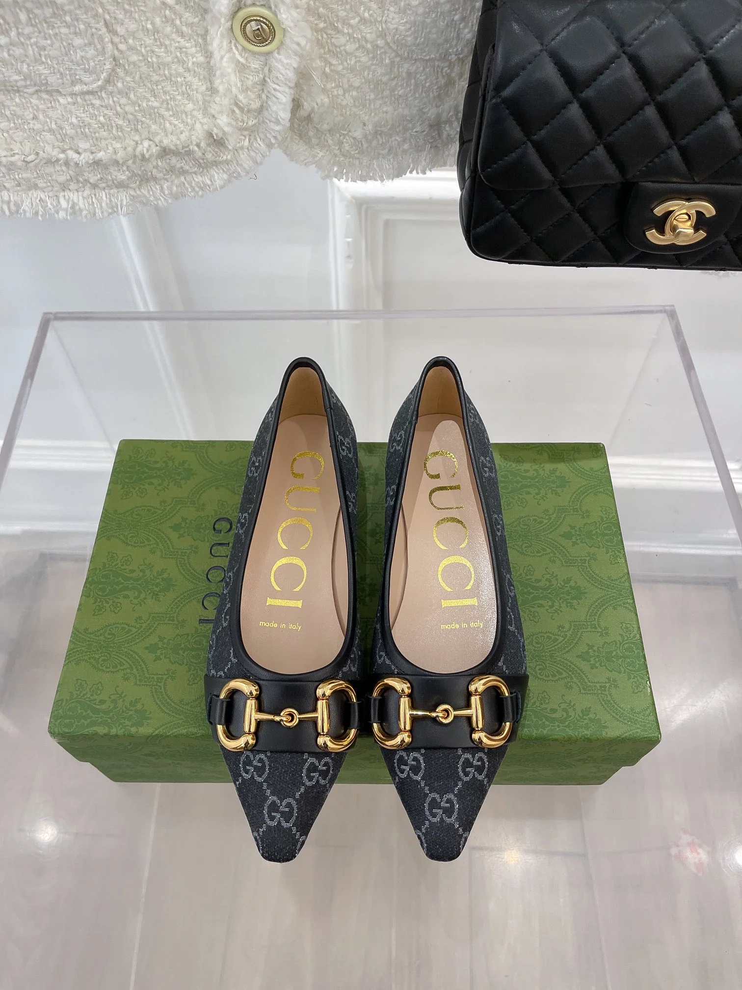 Gucci - Новые балетки с острым носком и монограммой