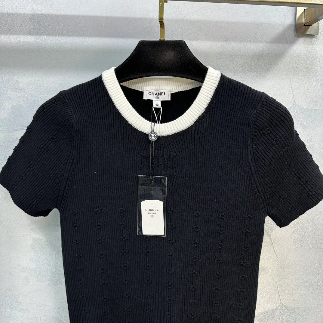 Минималистичный вязаный топ Chanel 2404