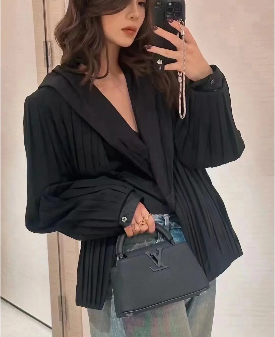 m23955-LV-capucines Сумка/кроссбоди Black Knight - Черная мини-сумка