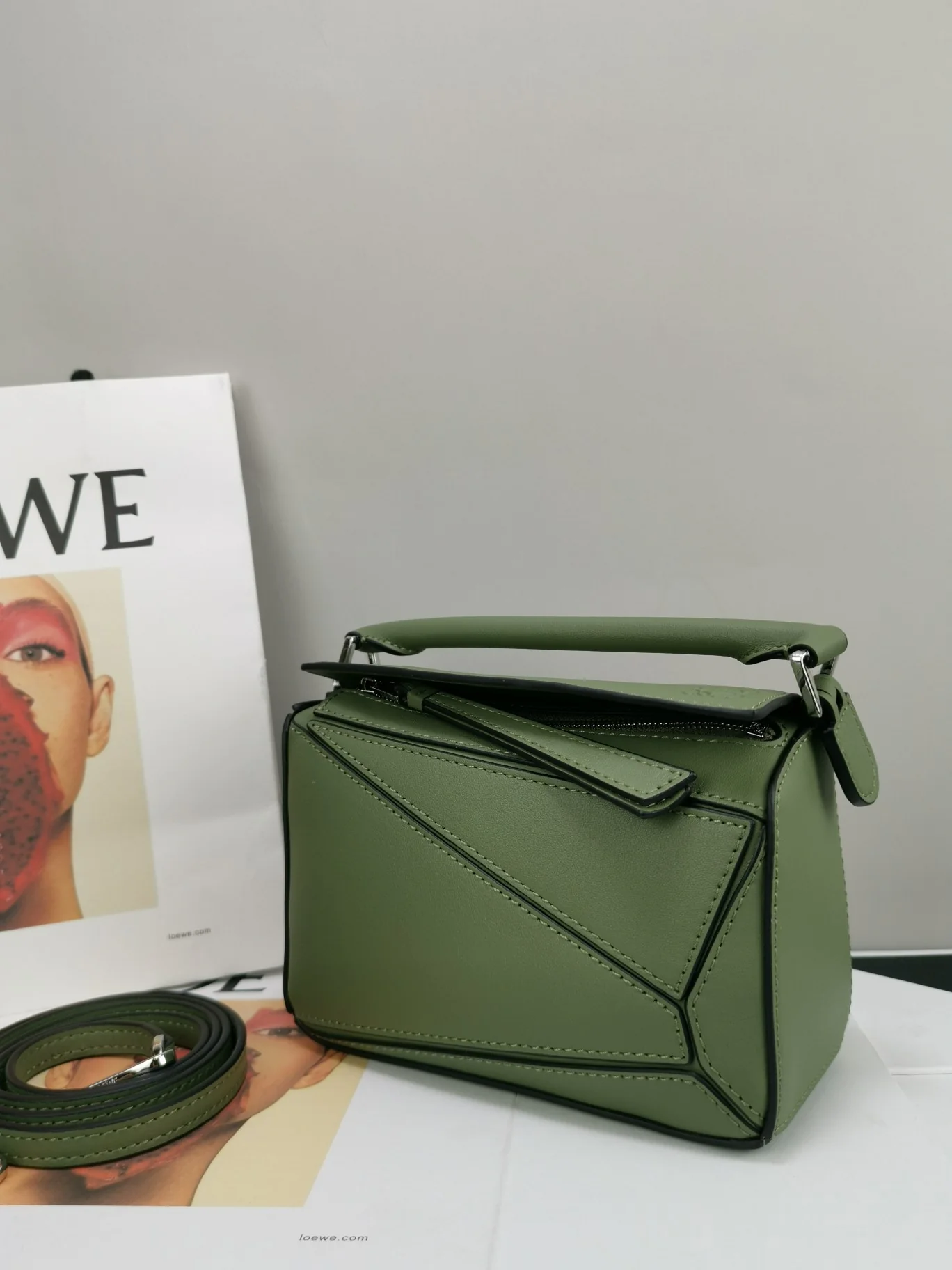 Мини-сумка Loewe Puzzle Bag из телячьей кожи - 15