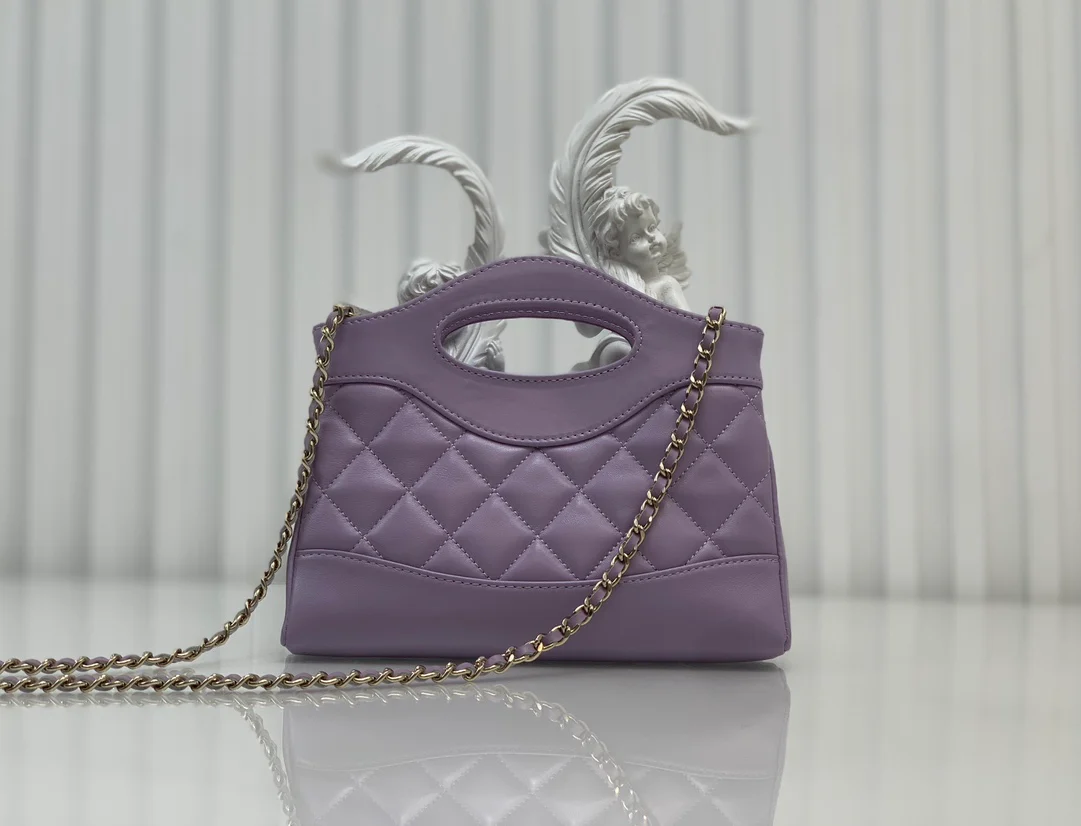 Миниатюрная сумка Chanel из овечьей кожи серии 24c31, фиолетовая.