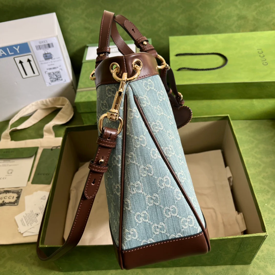 Средняя квадратная сумка Gucci Ophidia (34x28x12 см) из коричневого денима.