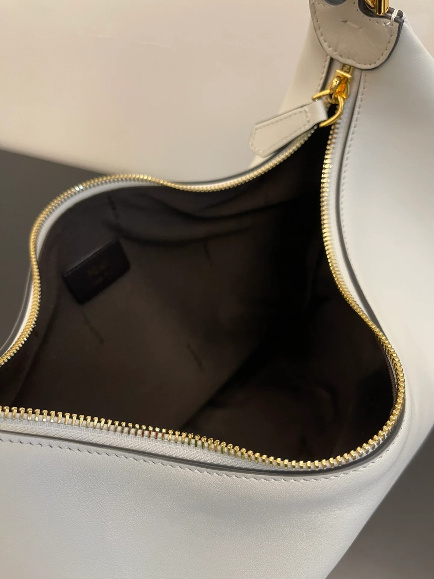 Fendi-fendigraphy - Большая белая кожаная сумка через плечо