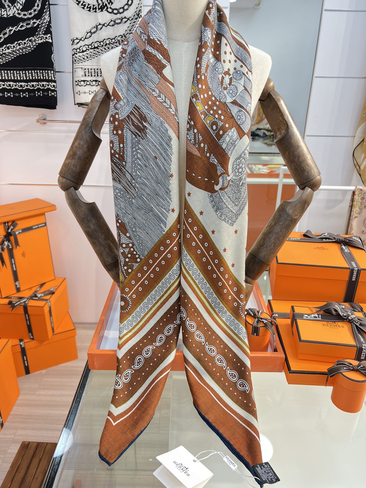 Большой двусторонний бархатный шарф Hermes - 140 см - 002