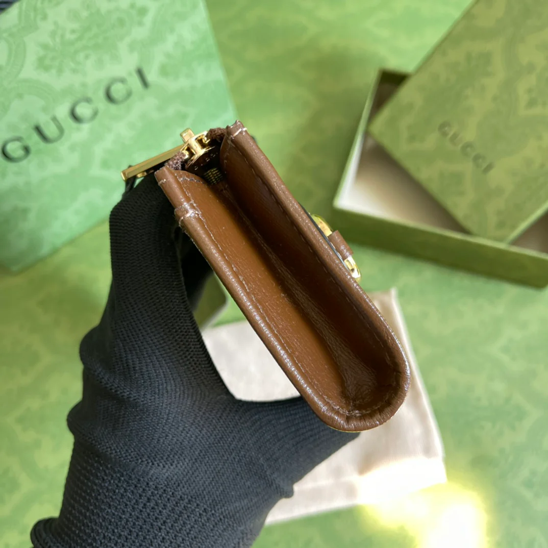 Gucci 新款拉链卡包