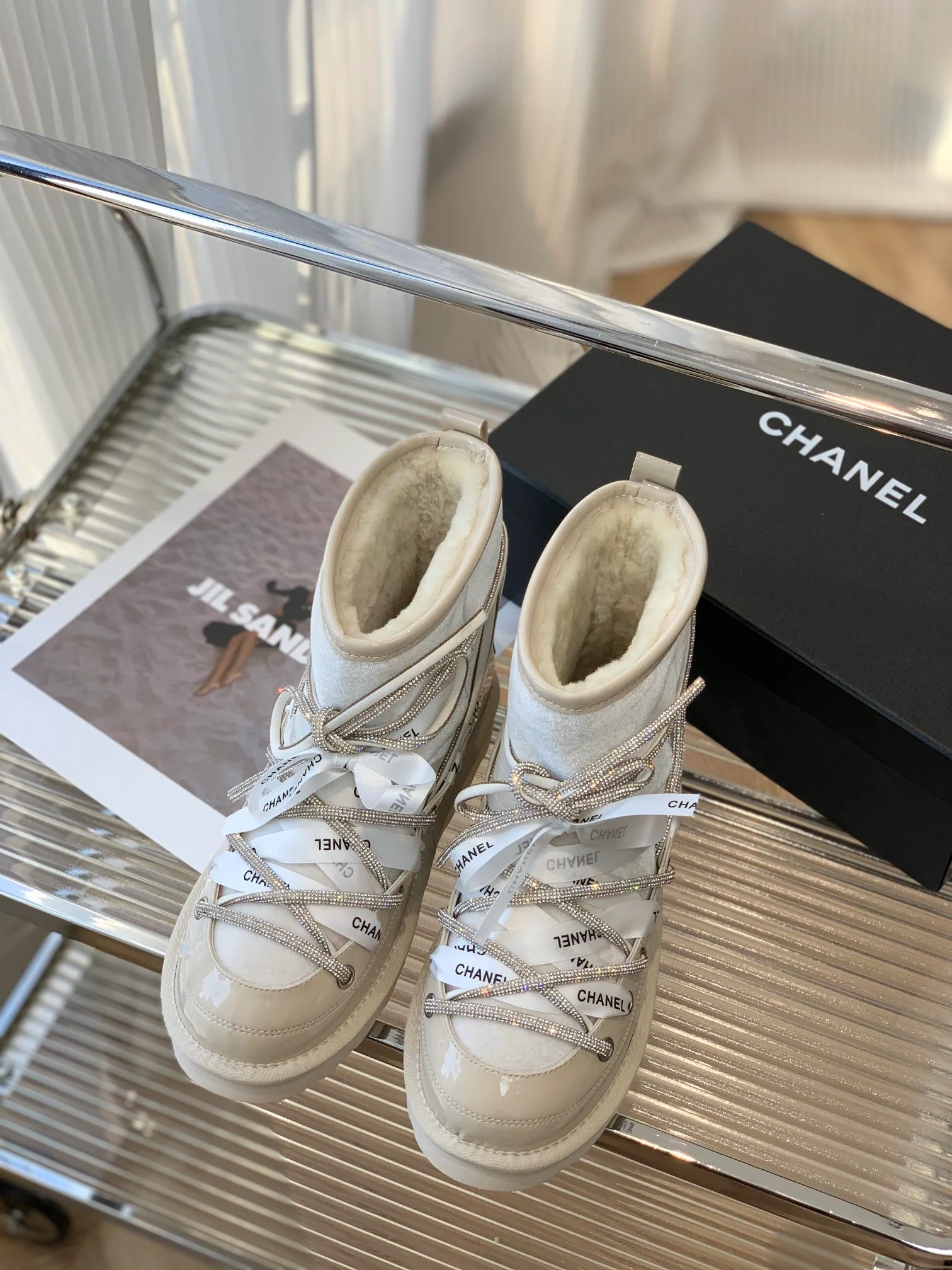 Chanel - Снежные сапоги на шнуровке