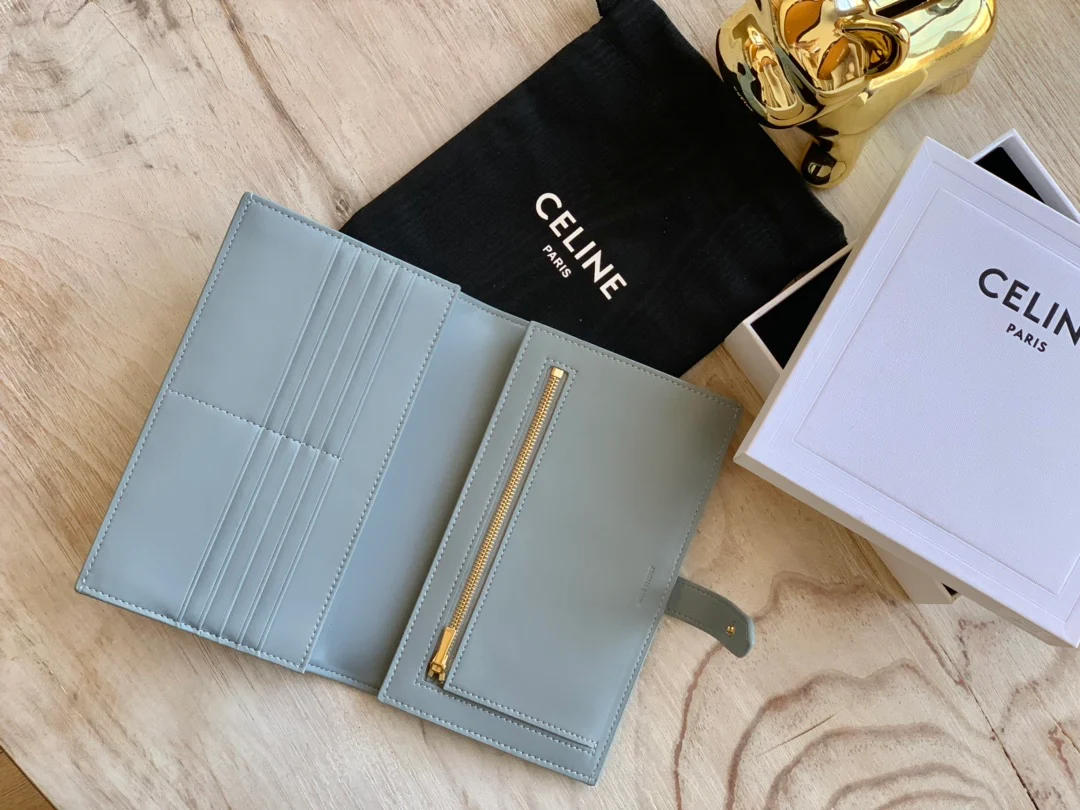 Длинный кошелек Celine - Кошелек с ремешком из крупнозернистой телячьей кожи - 10