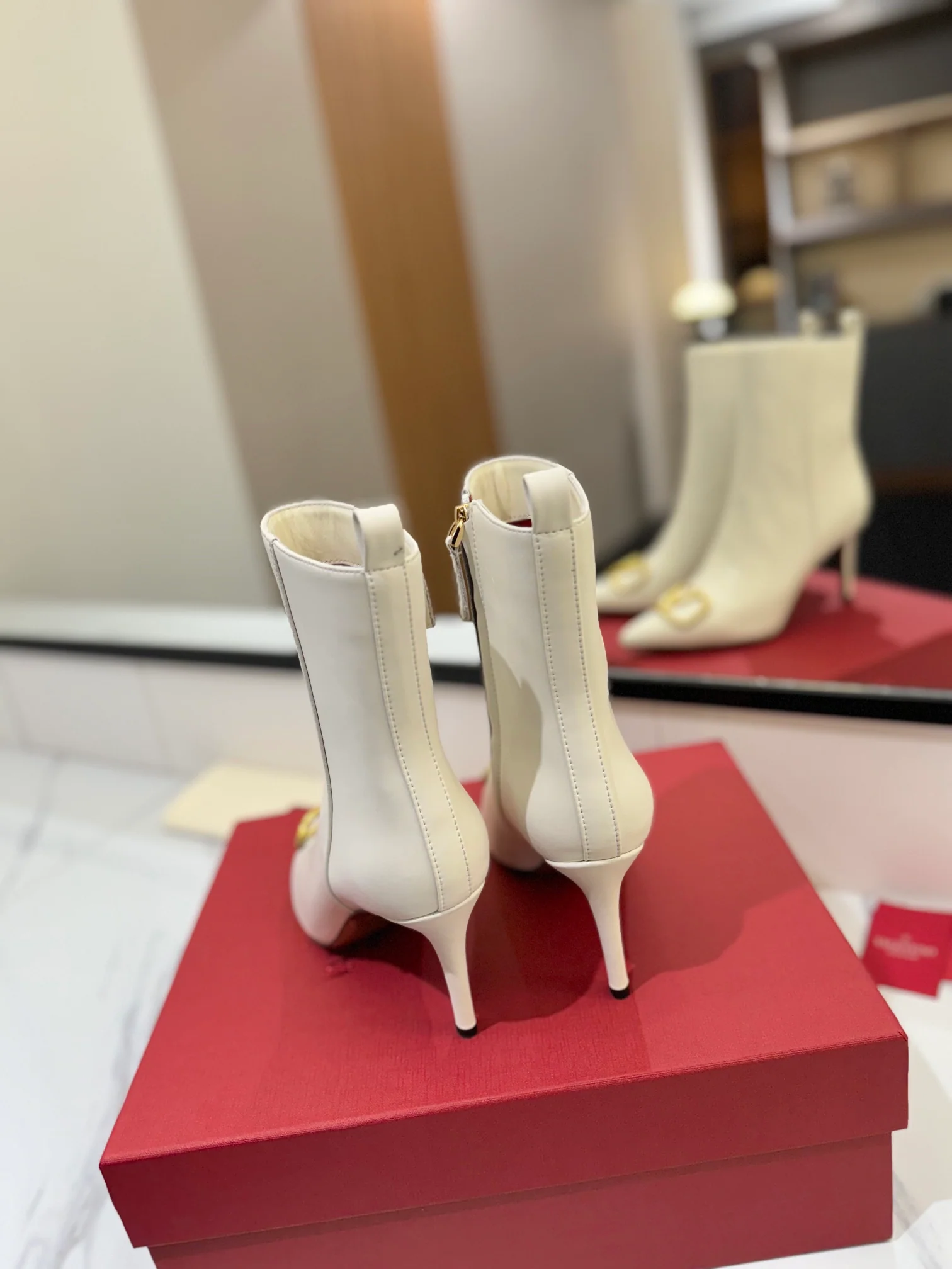 Сапоги для верховой езды на высоком каблуке Valentino 2024 — белые