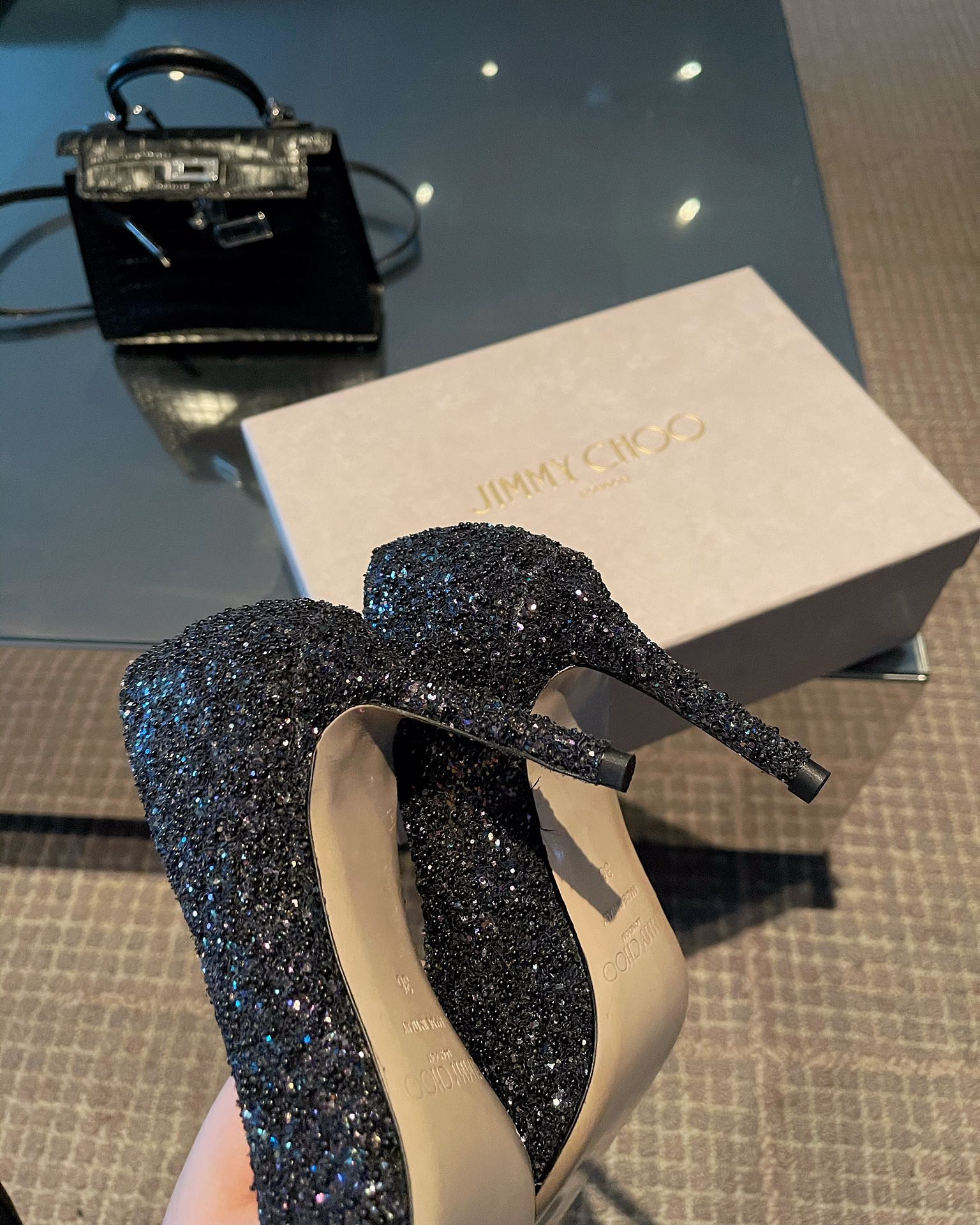 Jimmy - Туфли на высоком каблуке с блестящими жемчужными вставками - Черные - 8 см