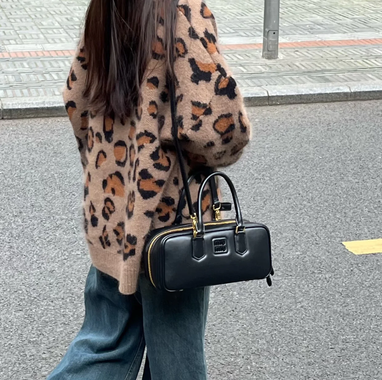 Miu Miu-5bb148m1220-???????-кожаная-сумка для боулинга-средний-черный